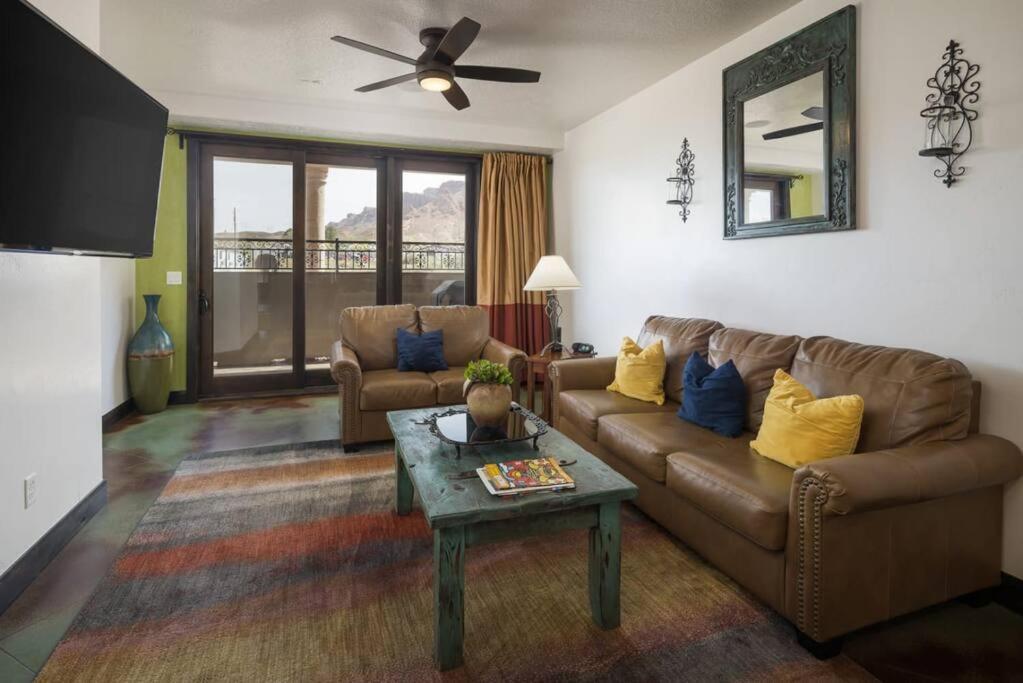 Luxury Downtown Rental モアブ エクステリア 写真